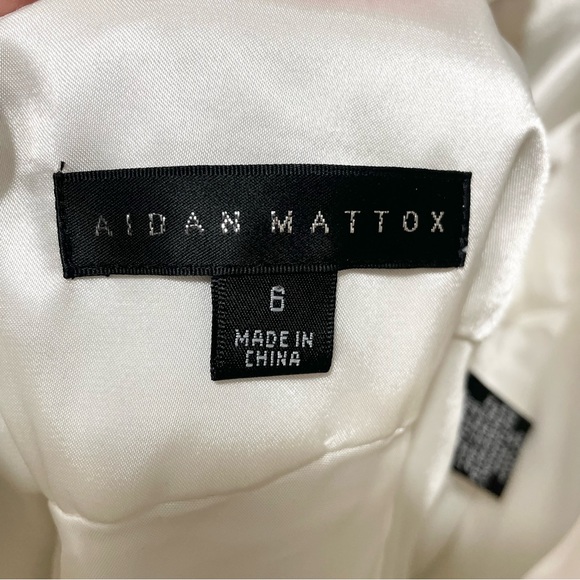 AIDAN MATTOX SILK IVORY BEADED KEYHOLE NECK EVENING GOWN SIZE 6 - Picture 12 of 13